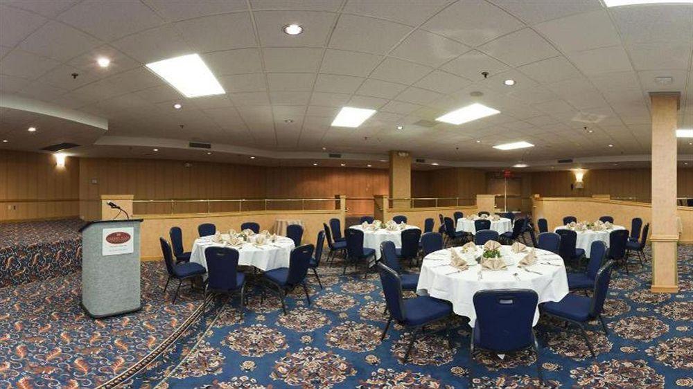 Quality Hotel Conference Center Cincinnati Blue Ash Esterno foto