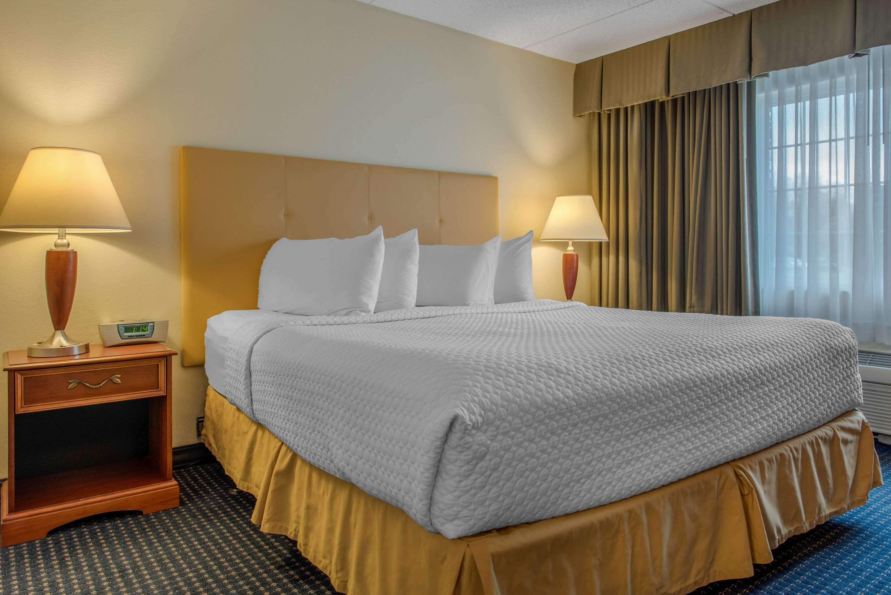 Quality Hotel Conference Center Cincinnati Blue Ash Esterno foto