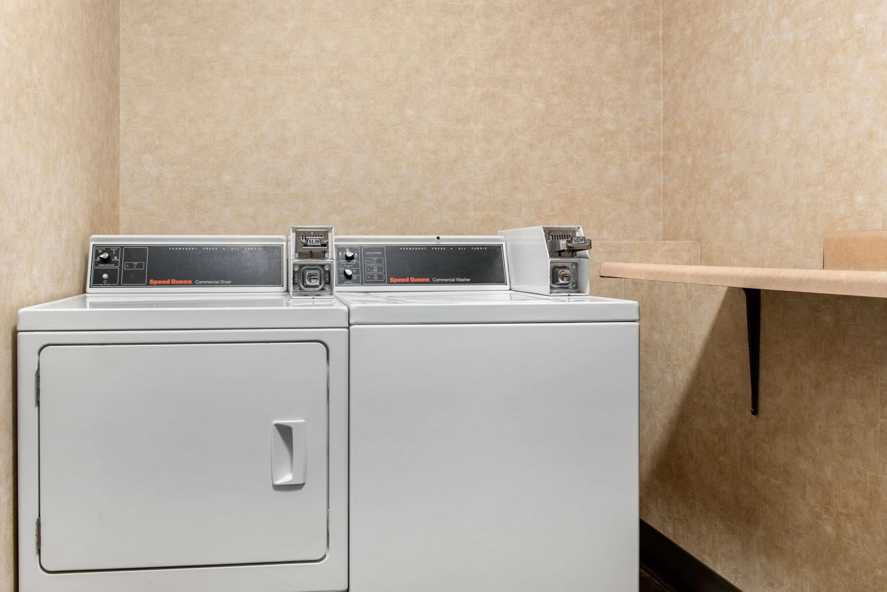 Quality Hotel Conference Center Cincinnati Blue Ash Esterno foto