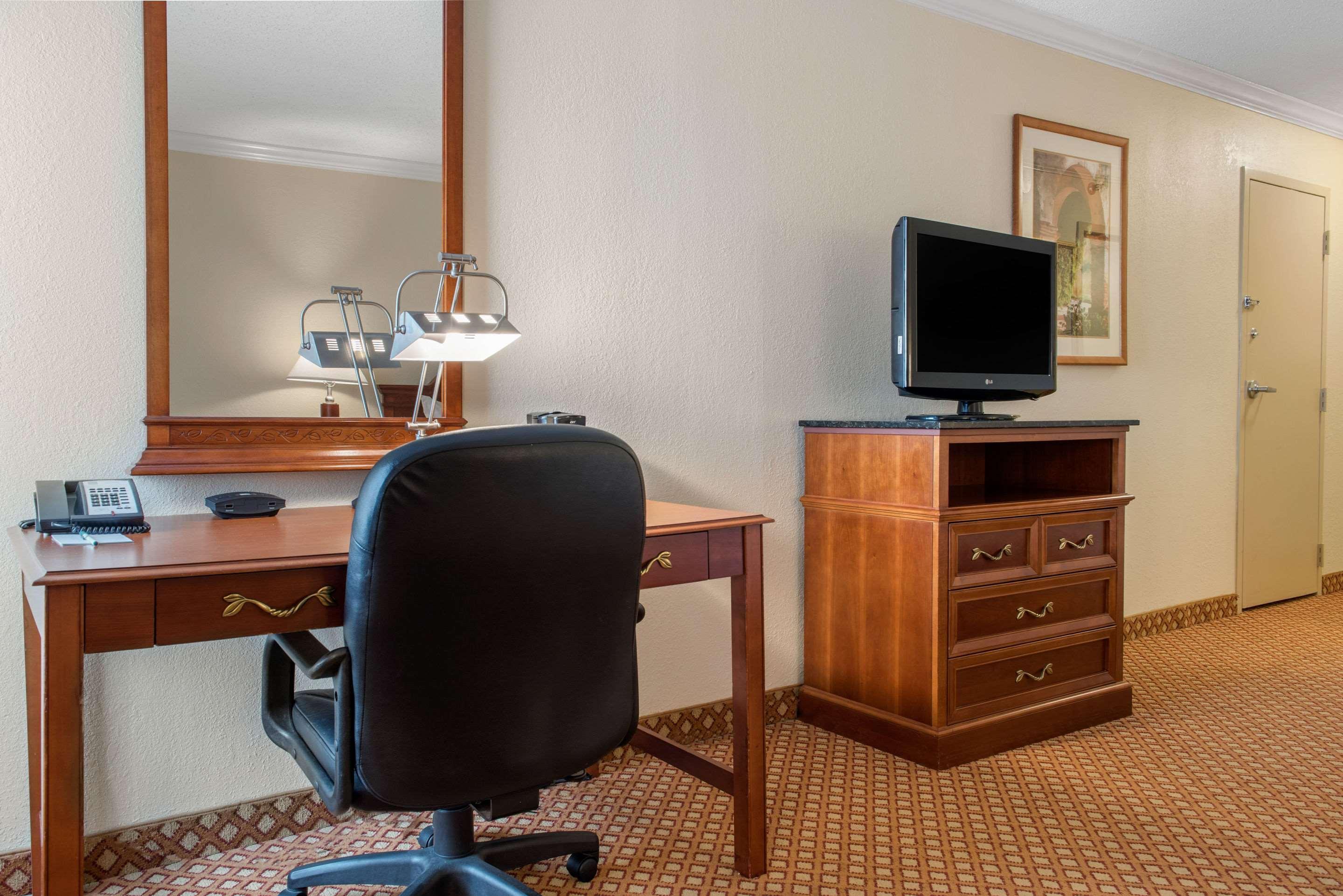 Quality Hotel Conference Center Cincinnati Blue Ash Esterno foto