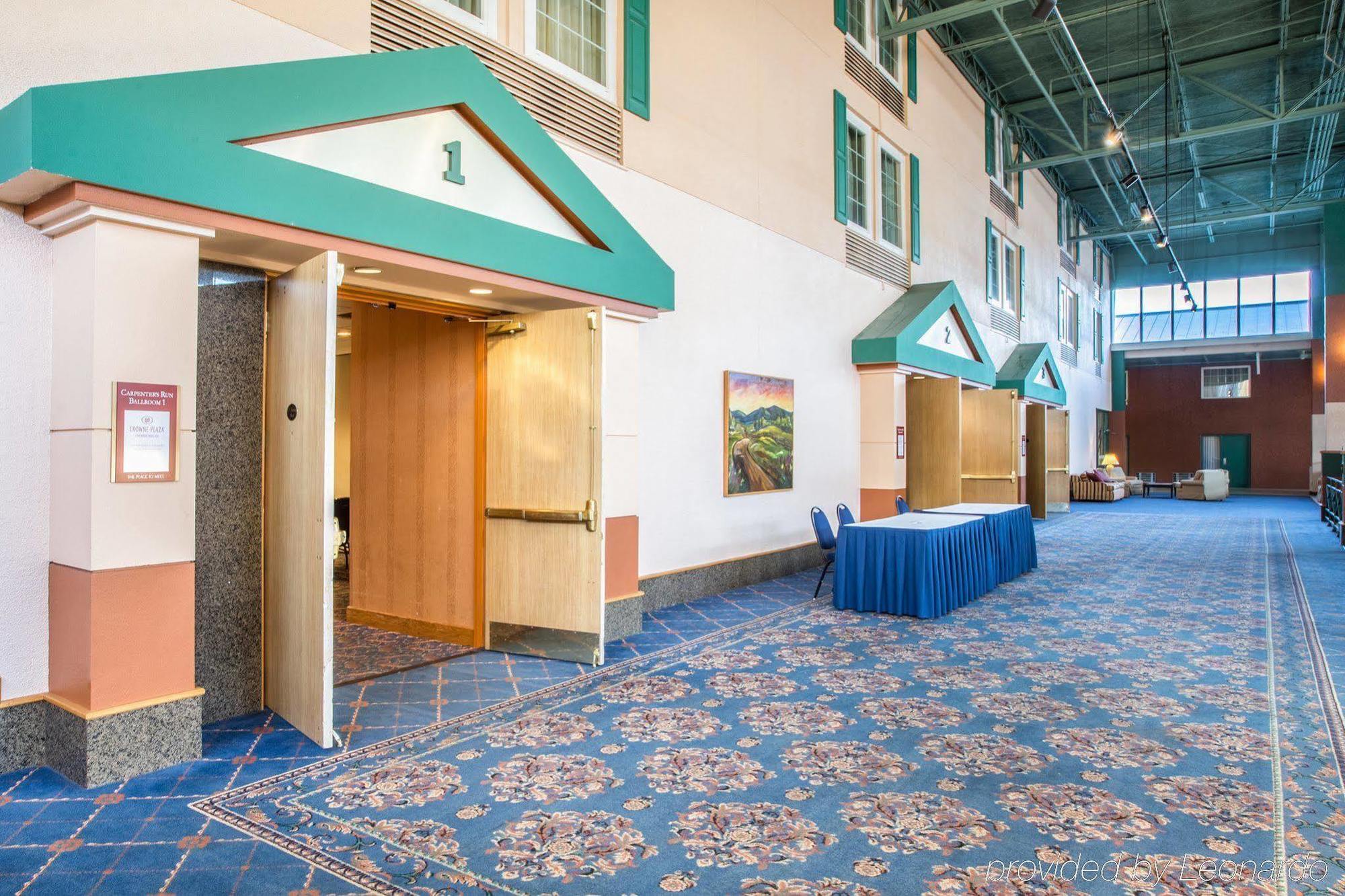 Quality Hotel Conference Center Cincinnati Blue Ash Esterno foto