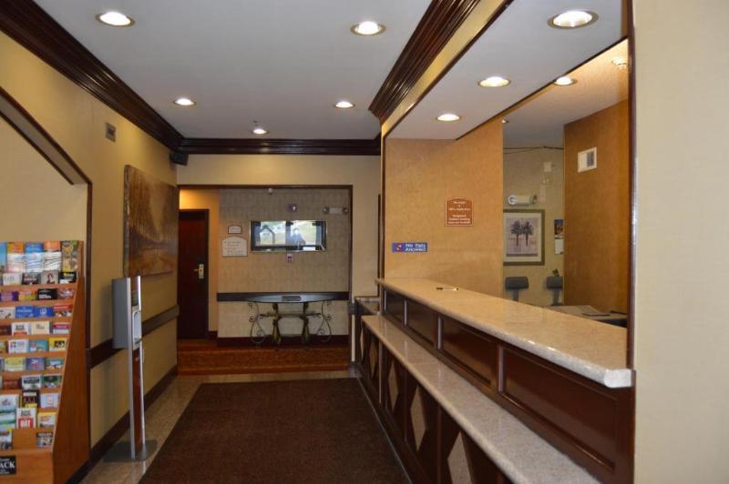 Quality Hotel Conference Center Cincinnati Blue Ash Esterno foto